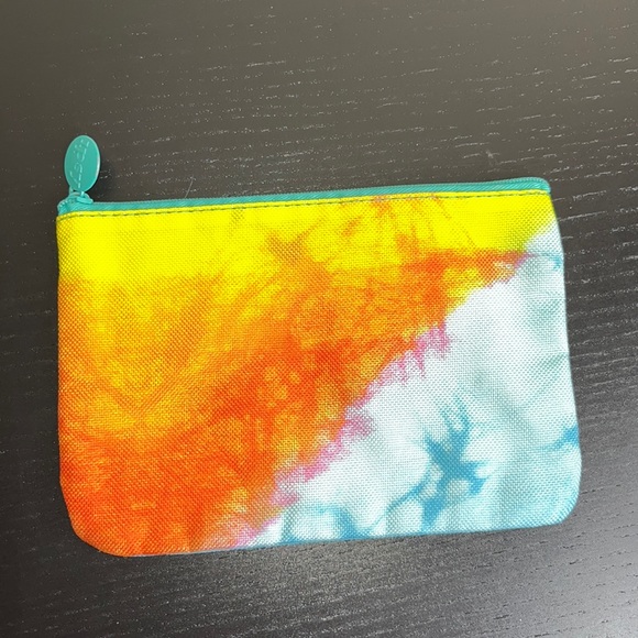 🟣 5/$15 - Ipsy Bag - Picture 1 of 5